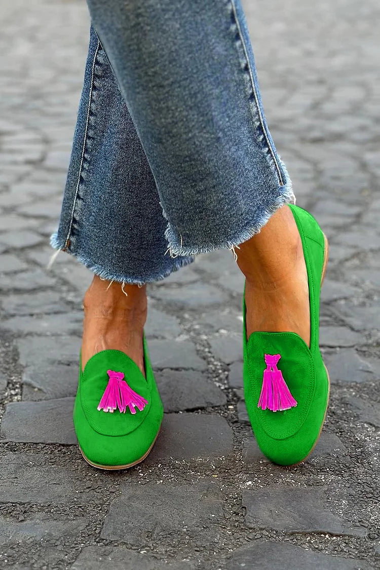 Women's Pom Pom Loafers – Elegant Slip-On Flats for a Chic Everyday Look