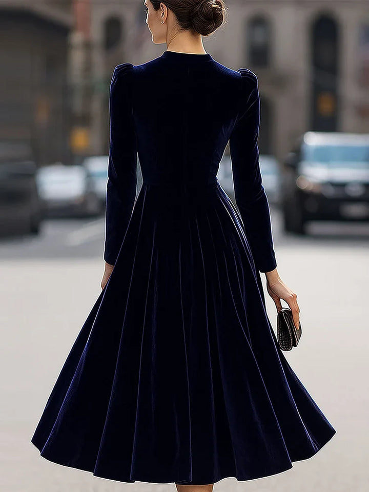 Luxurious velvet midi dress with long sleeves - Elena Harper