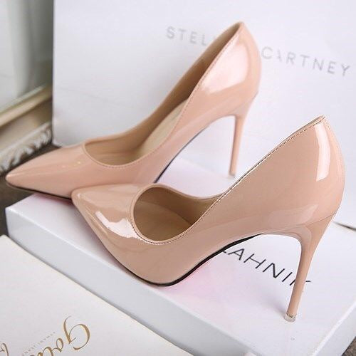 Ladies Elegant High-Gloss Pumps with Slim Silhouette and Comfortable Lining Lioré - Elena Harper