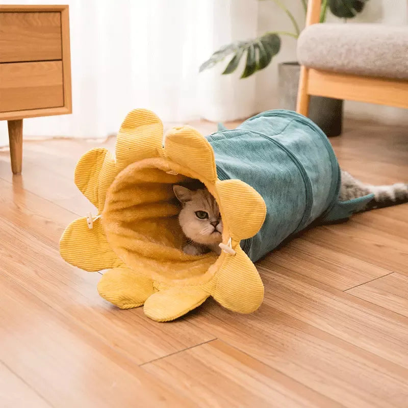 Cat Tunnel: Flower-Shaped Soft Play & Rest Retreat