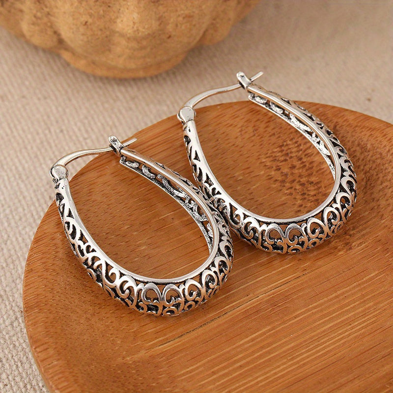Elegant Retro Scroll Hoop Earrings - Elena Harper