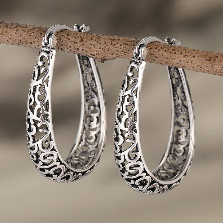 Elegant Retro Scroll Hoop Earrings - Elena Harper