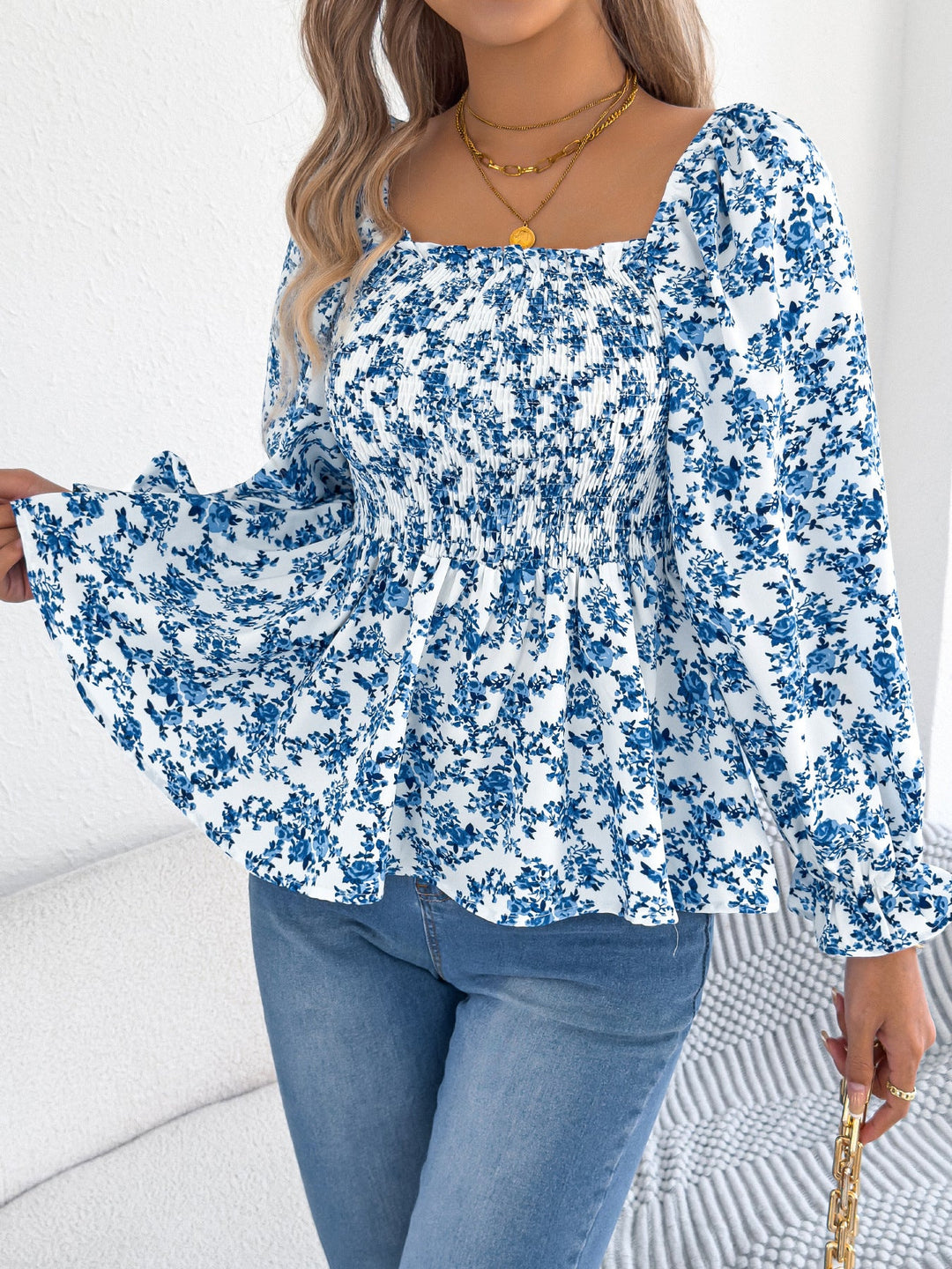 Benja - Elegant Floral Top with Ruffles