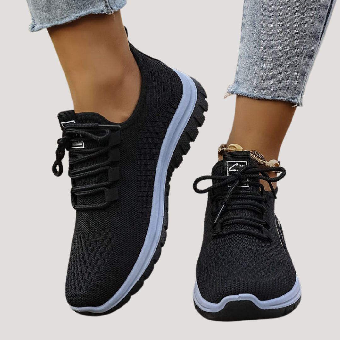 Wide Lace-Up Women's Baskets