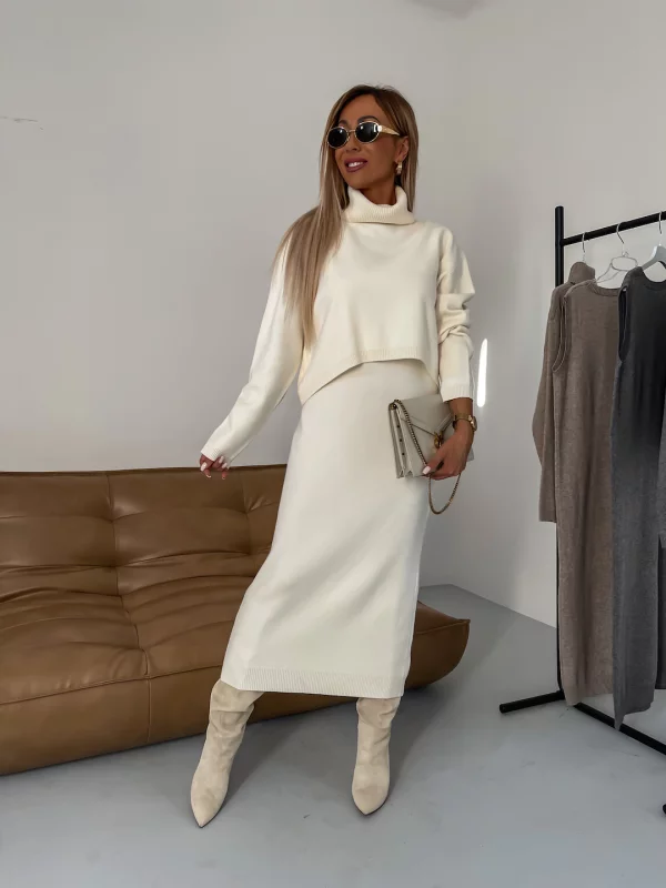 Nicole Knitted Set for Autumn/Winter for Women - Elena Harper