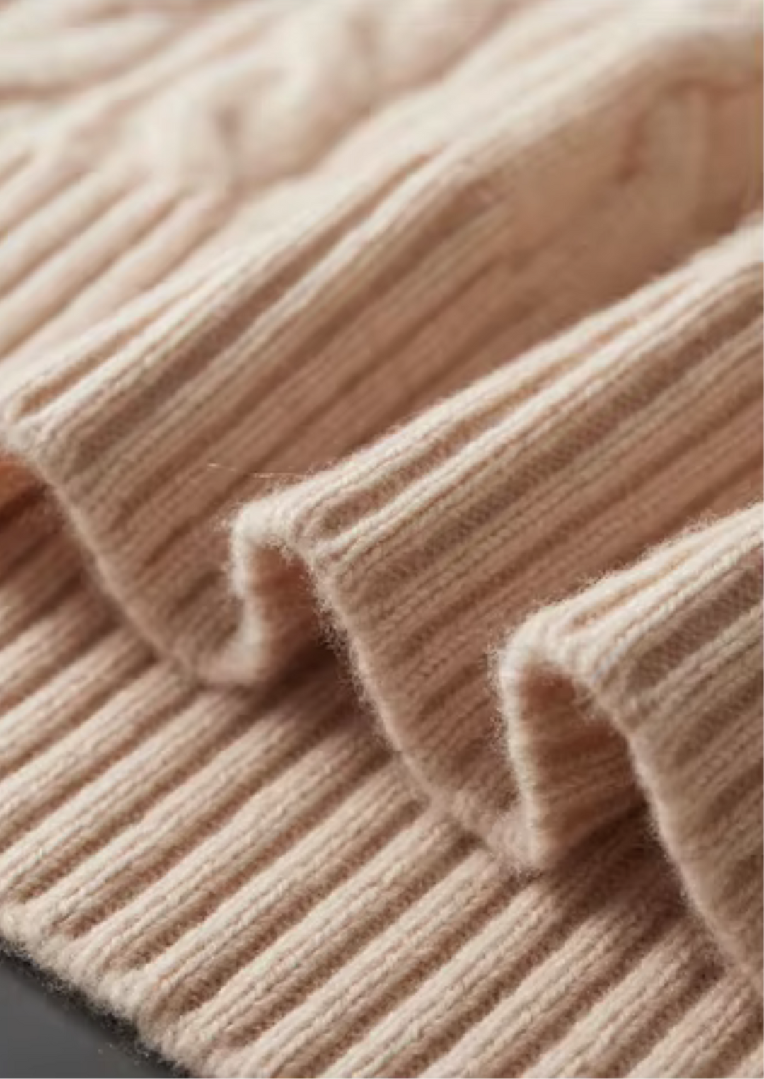 100% CASHMERE CABLE KNIT CREWNECK