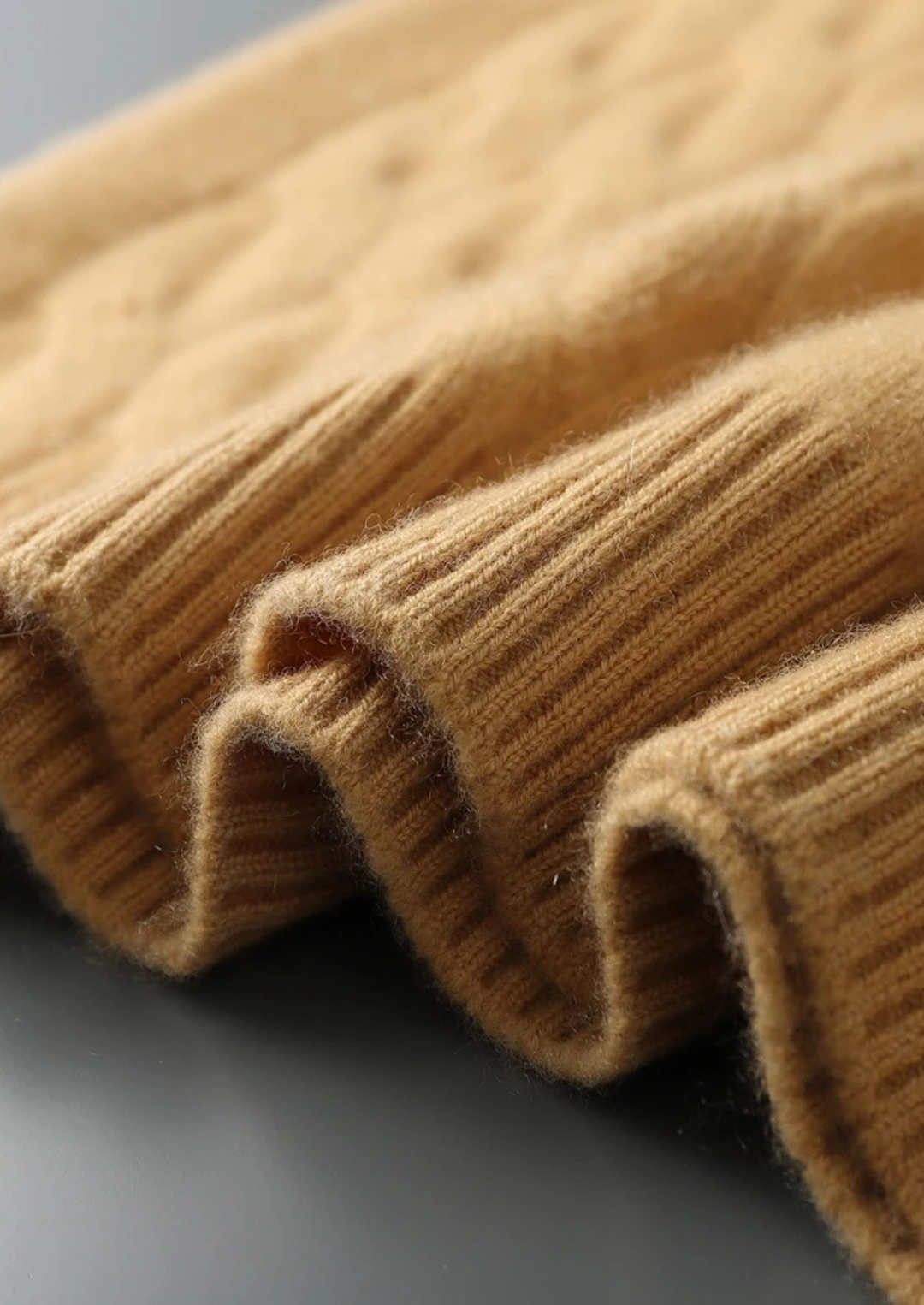 NOBA WOOL CABLE CREWNECK