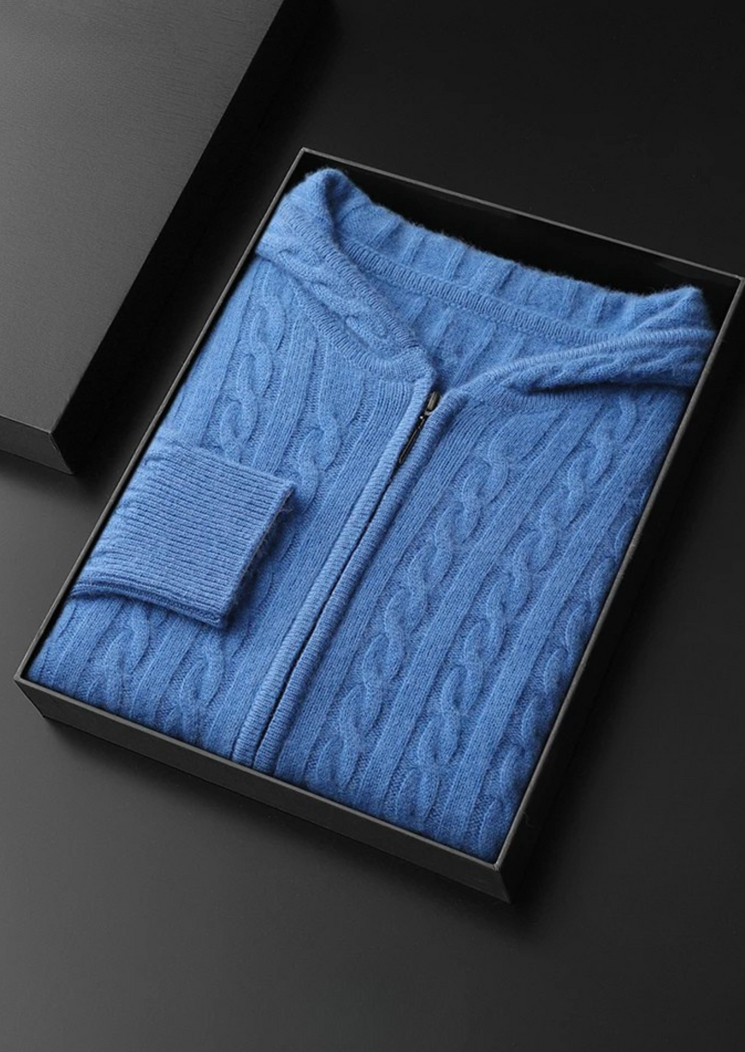 100% CASHMERE CABLE KNIT ZIPPER HOODIE.