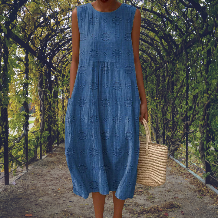 Aikaterini – Chic Sleeveless Dress with Convenient Pockets