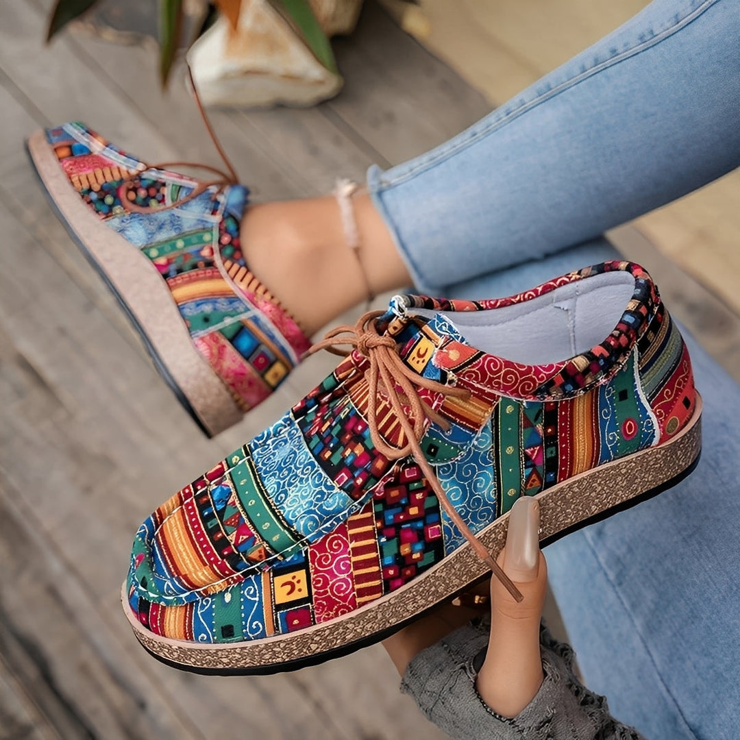 Artistic Women's Sneakers - Elegant Comfort Cushioning for Daily Walking
