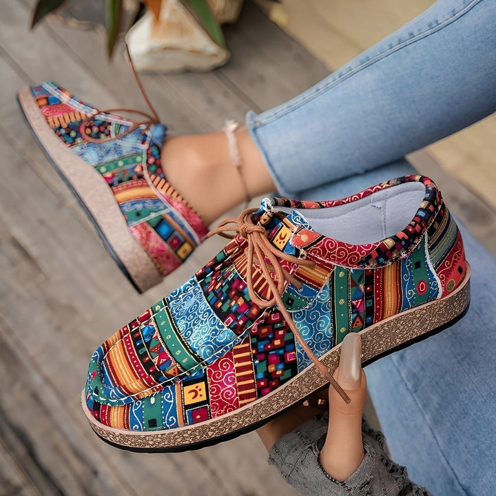 Artistic Women's Sneakers - Elegant Comfort Cushioning for Daily Walking