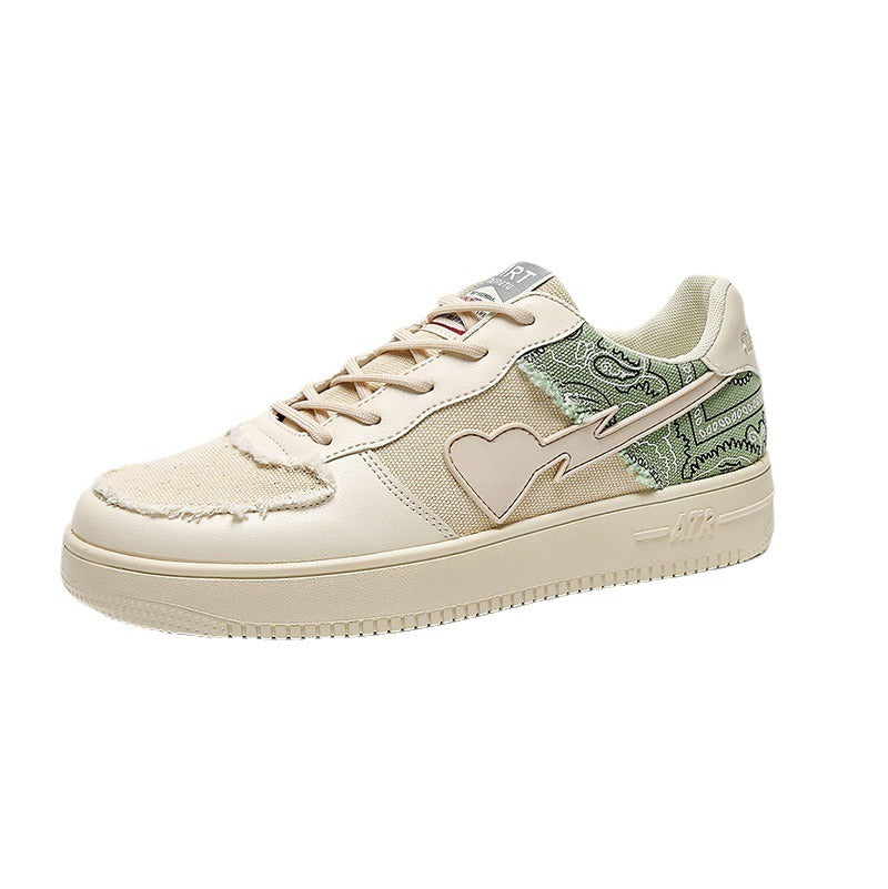 Women's sneakers with paisley print panel and heart detail - Lía