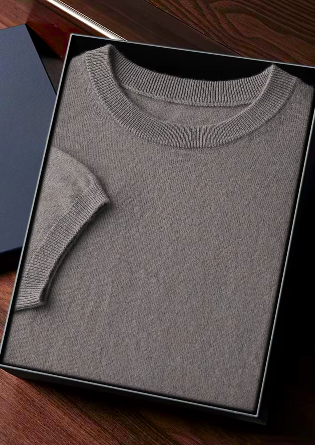 Soft-Touch CLASSIC CREWNECK T-SHIRT.