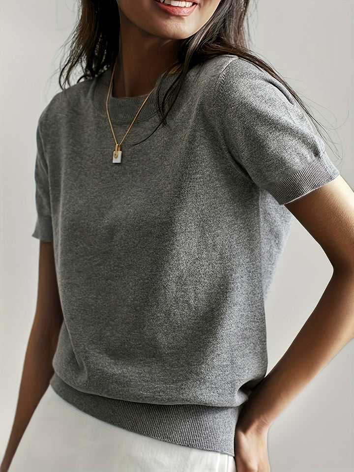 Aurélie - Elegant Fine Knit Top with Round Neck