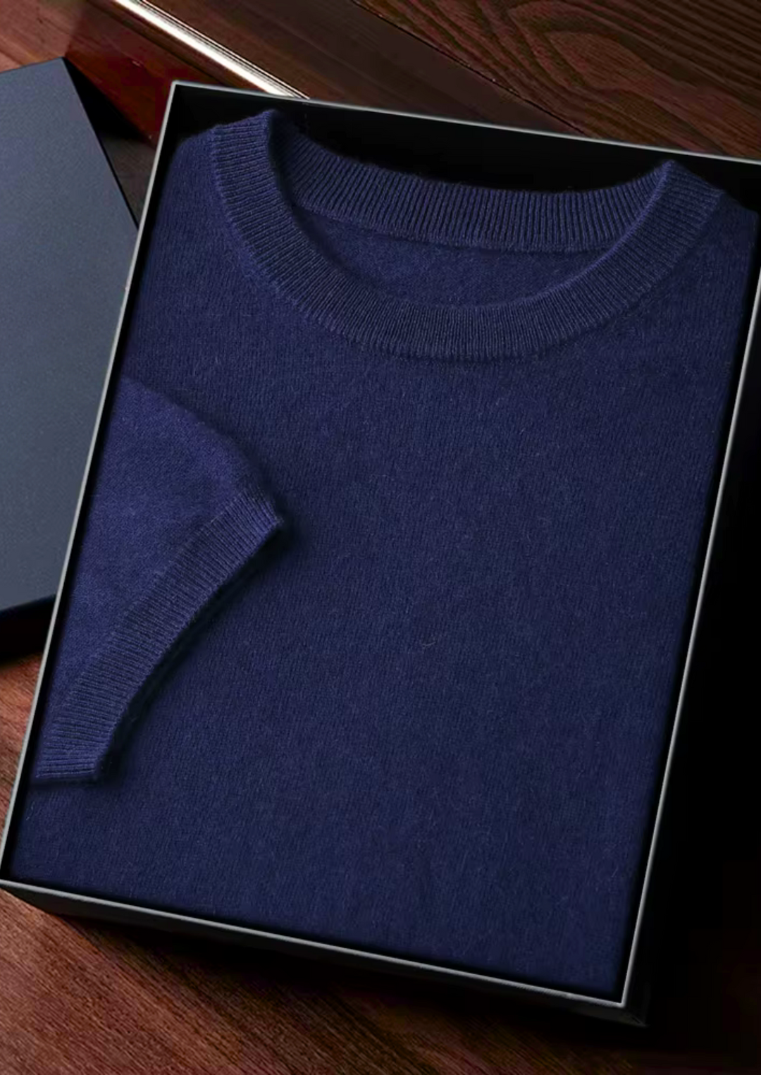 Soft-Touch CLASSIC CREWNECK T-SHIRT.