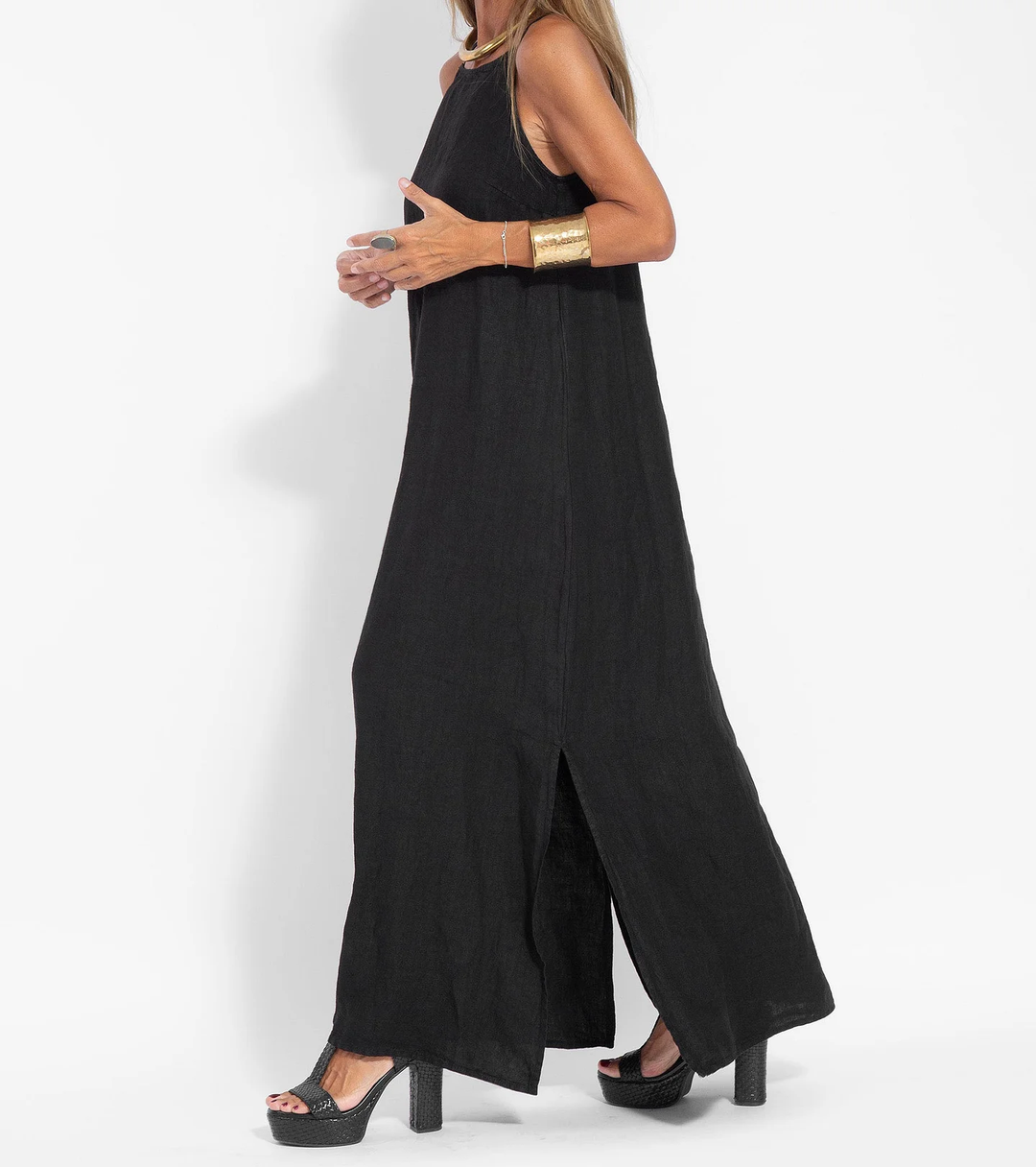 Long Flowing Dress with Thin Straps – Guaranteed Summer Elegance