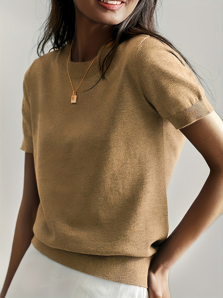 Aurélie - Elegant Fine Knit Top with Round Neck