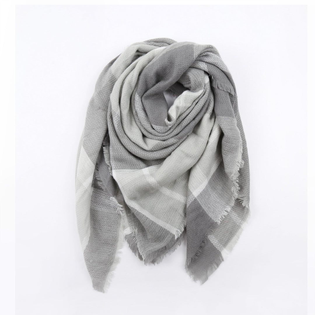 Women's Checkered Scarf with Fringes