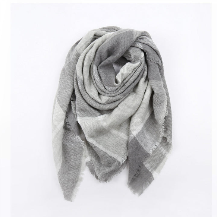 Women's Checkered Scarf with Fringes