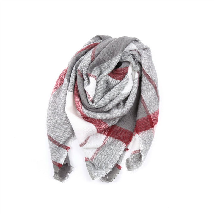 Women's Checkered Scarf with Fringes