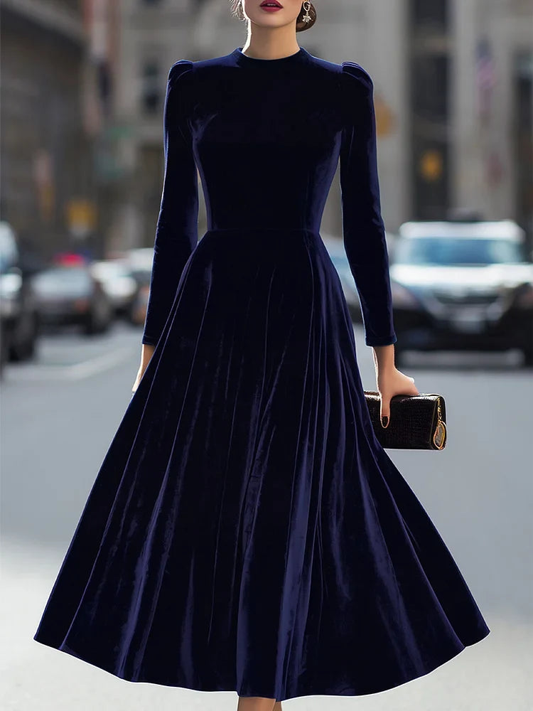 Luxurious velvet midi dress with long sleeves - Elena Harper