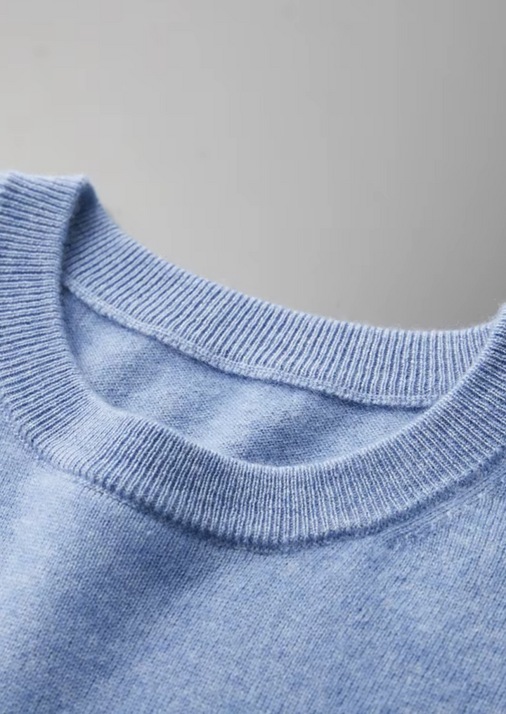 Soft-Touch CLASSIC CREWNECK T-SHIRT.