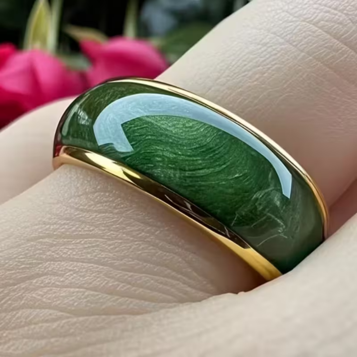 Emerald Crown Ring - Elena Harper