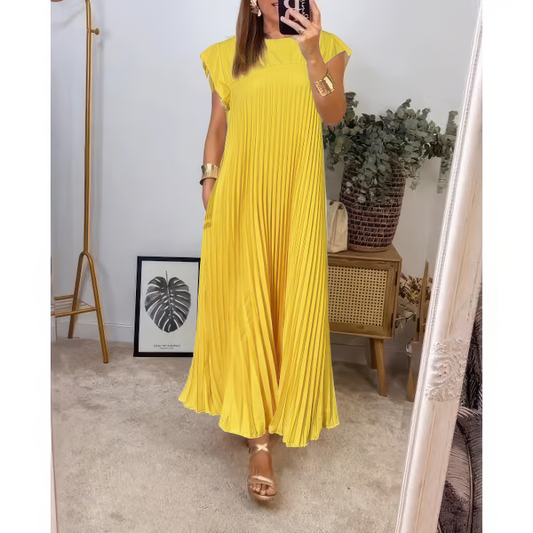 Joëlle Timeless and comfortable dress