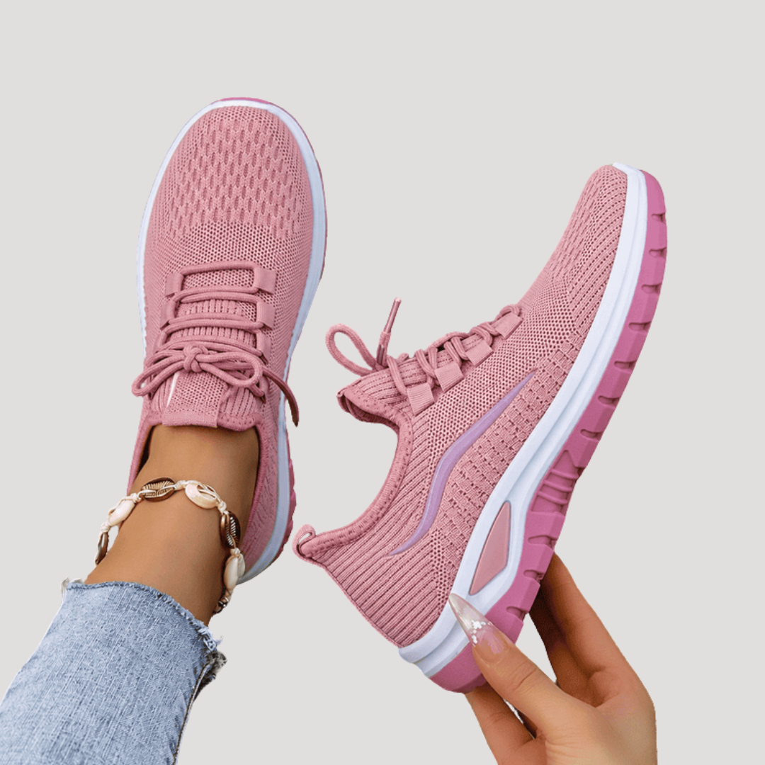 Wide Lace-Up Women's Baskets
