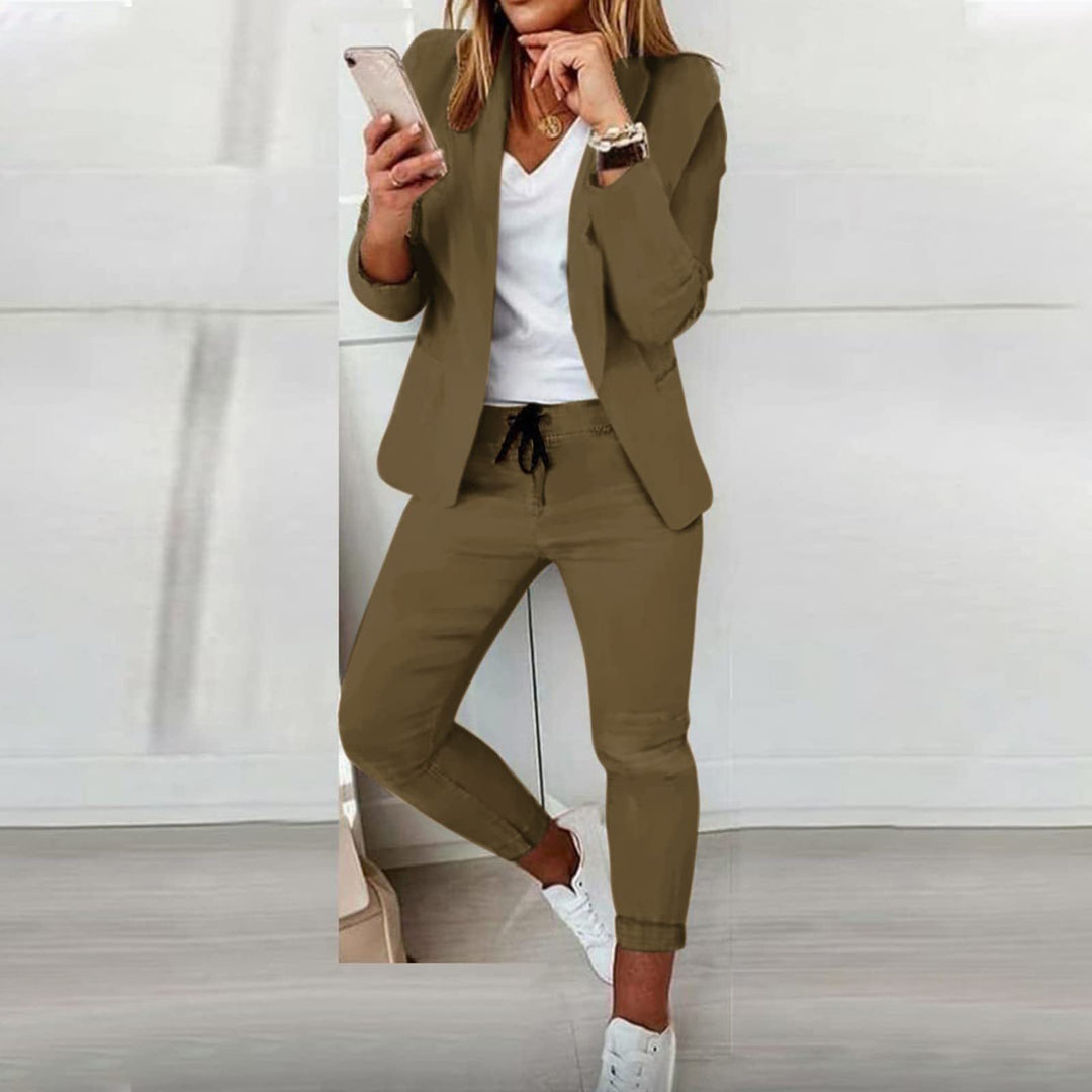 Suit Set Modern Two-Piece with Wide Pants Tailored Blazer Jacket Avérine, view 4 - Elena Harper