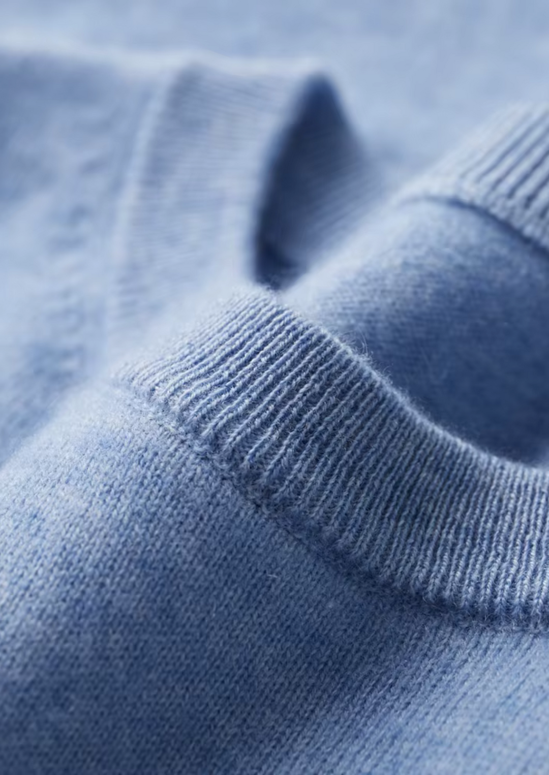 Soft-Touch CLASSIC CREWNECK T-SHIRT.