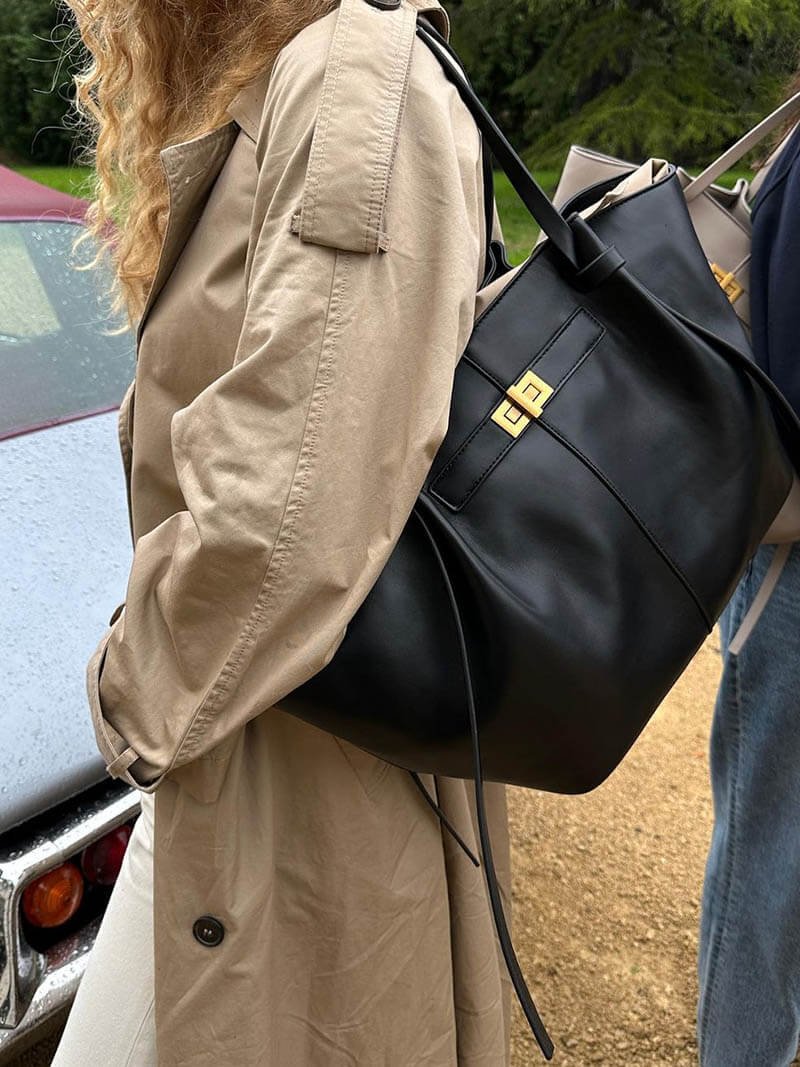 Florence | Spacious Shopper Bag with Elegant Gold Accents