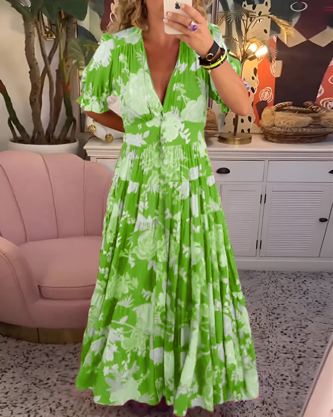 Carine Floral Dress with V-neck and Pockets - Elena Harper