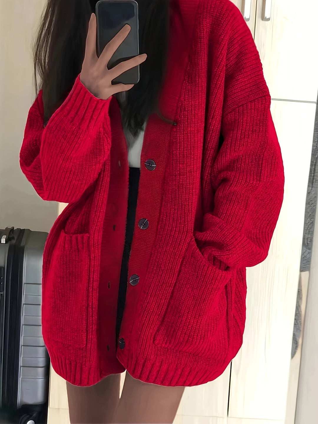 Women's Relaxed Cardigan with Buttons and Pockets - Soft and Versatile