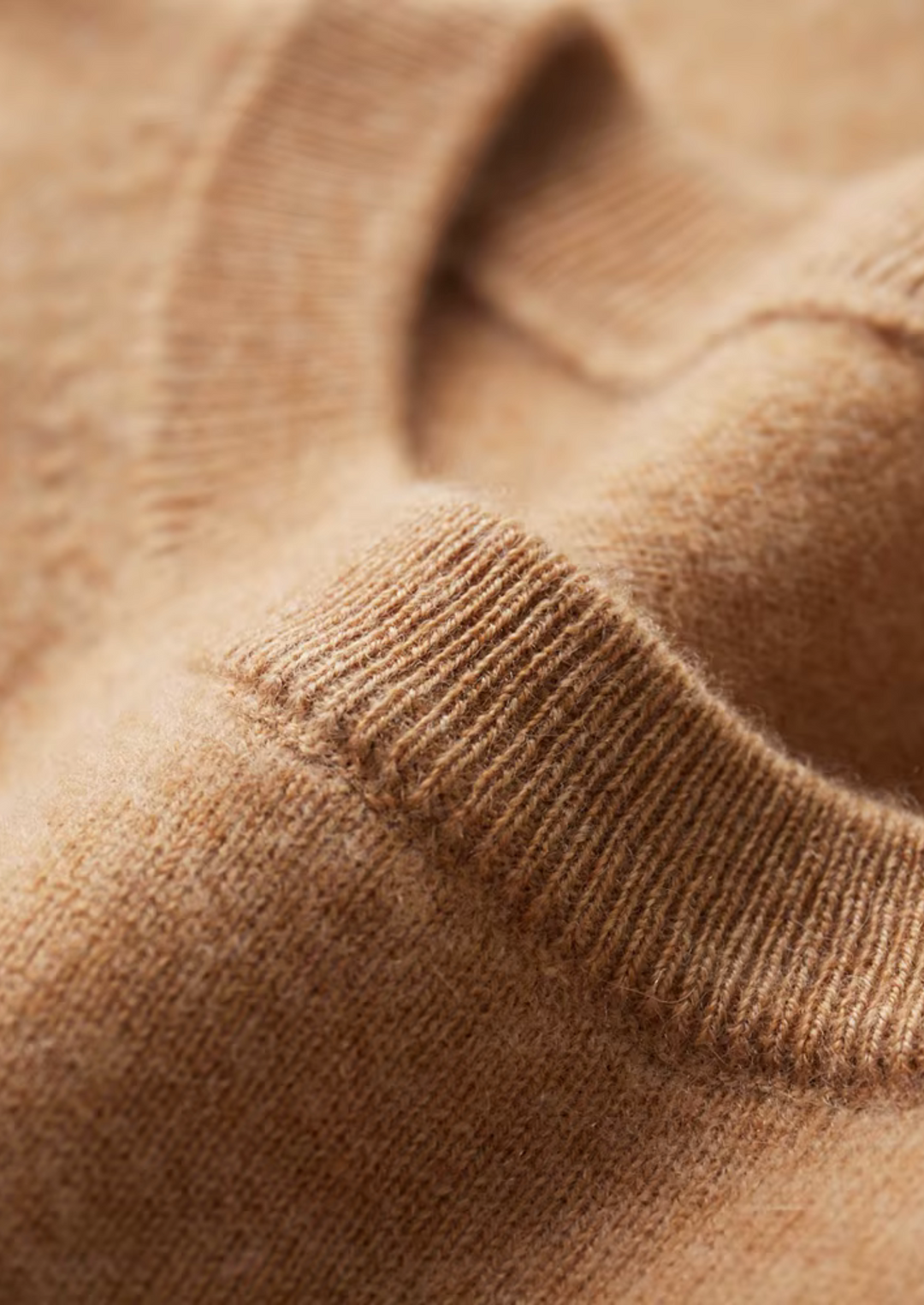 Soft-Touch CLASSIC CREWNECK T-SHIRT.