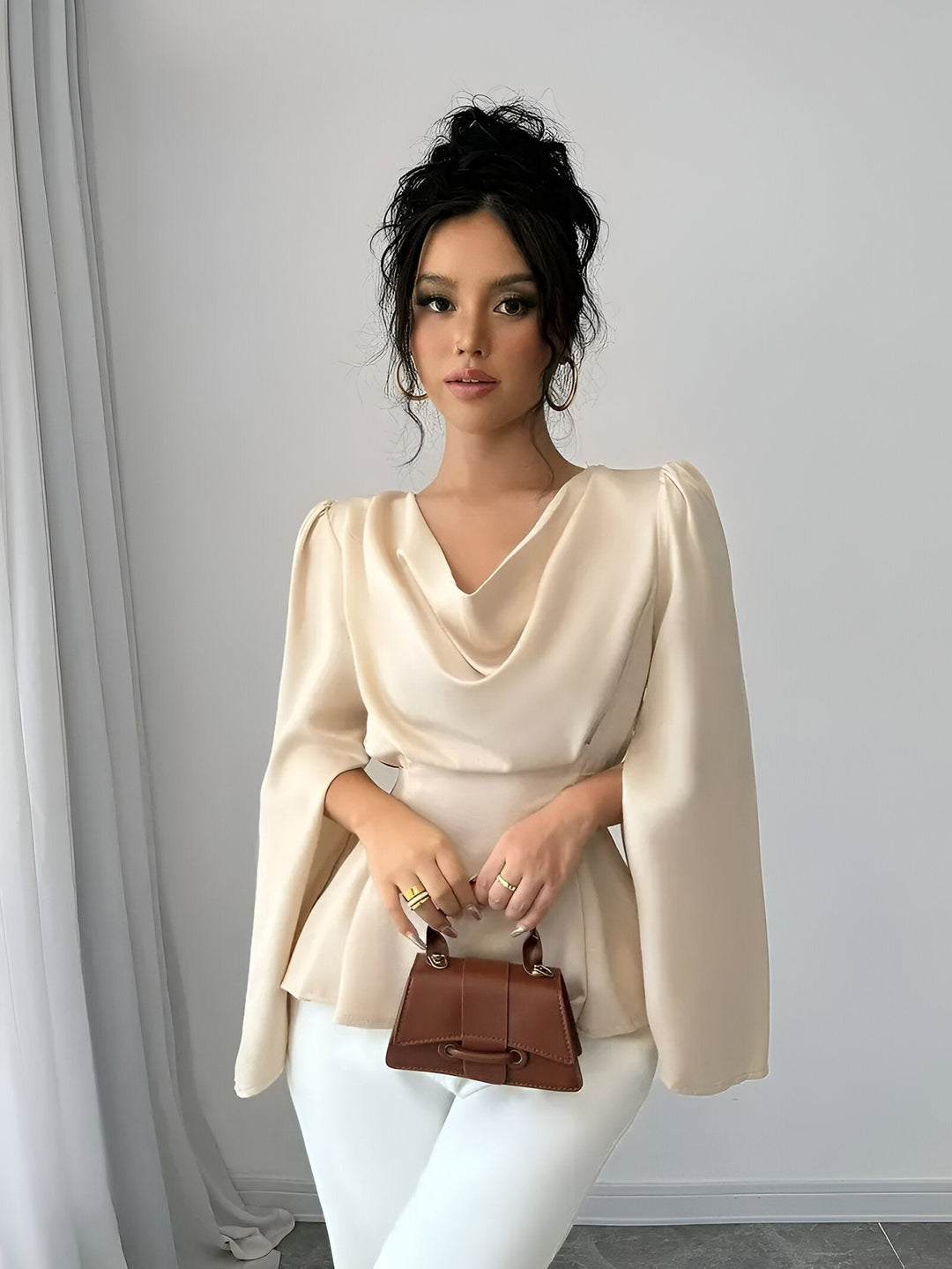 Billie - Elegant Blouse with Split Sleeves