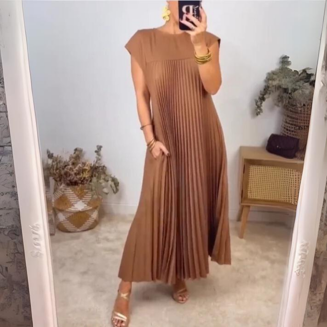 Seline Lightweight and Fresh Pleated Dress - Elena Harper