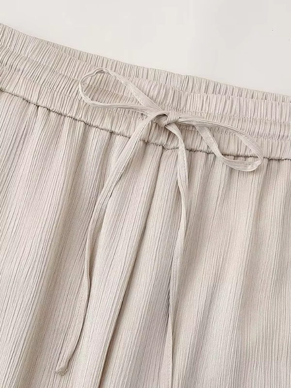Zara - Trendy Outfit for Women, Modern Style