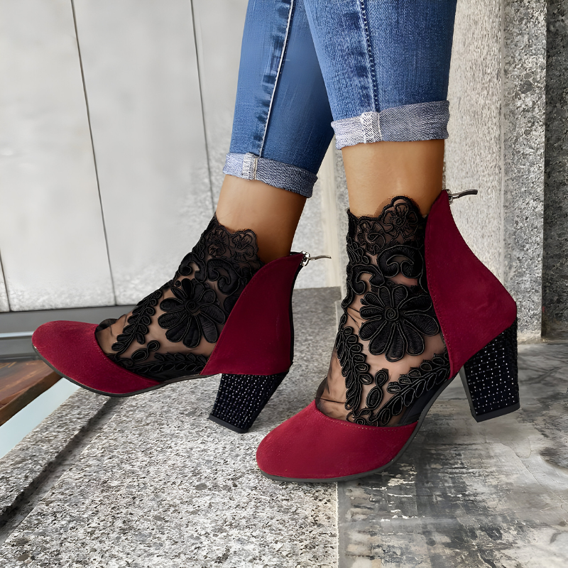 WIDE TOE HEELS FOR WOMEN