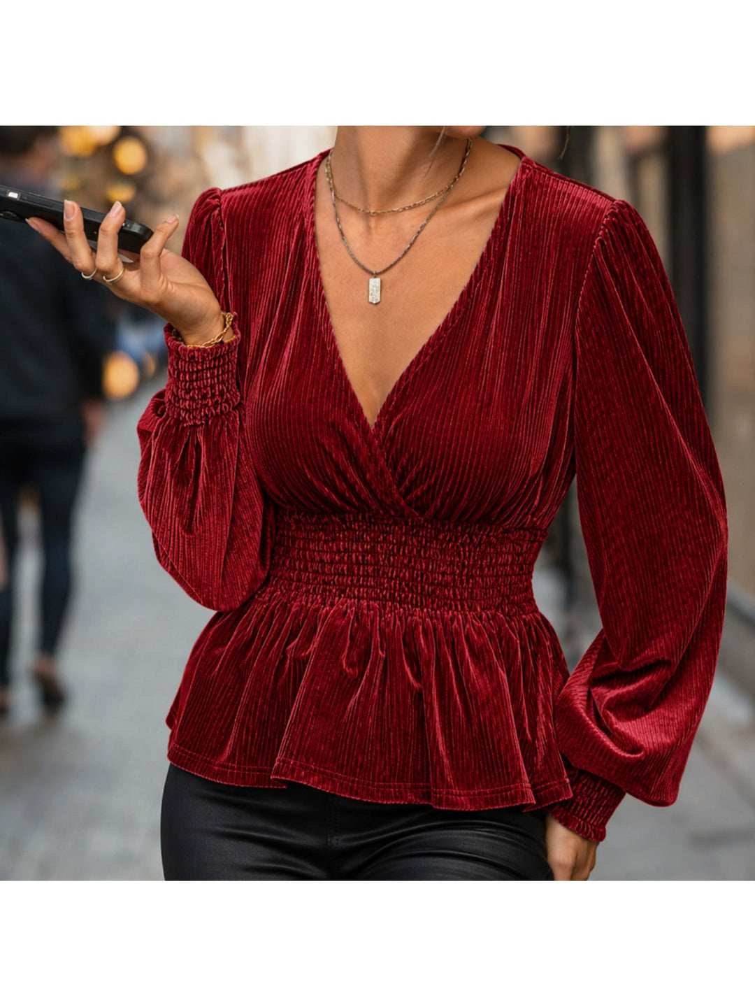 Fluid Women's Blouse with Long Sleeves - Chic and Lightweight