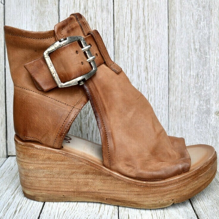 TORI – CHIC BUCKLE WEDGE SANDALS