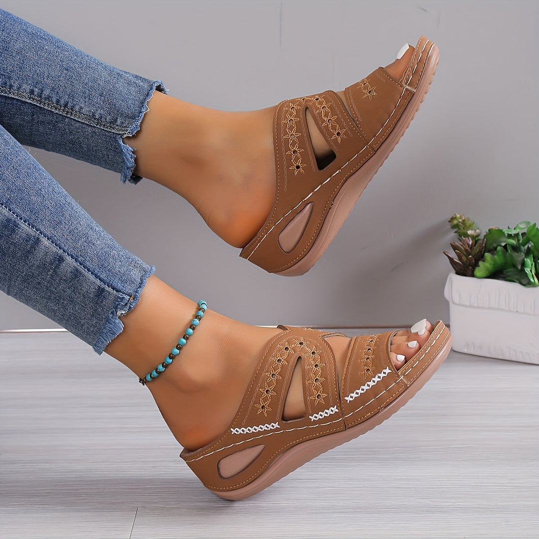 Noëlle™ Lightweight Orthopedic Sandals