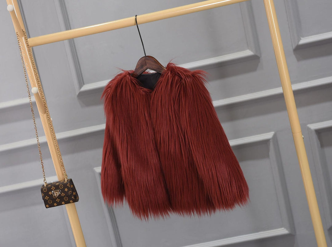 Ladies Luxurious Faux Fur Jacket with Elegant Voluminous Collar