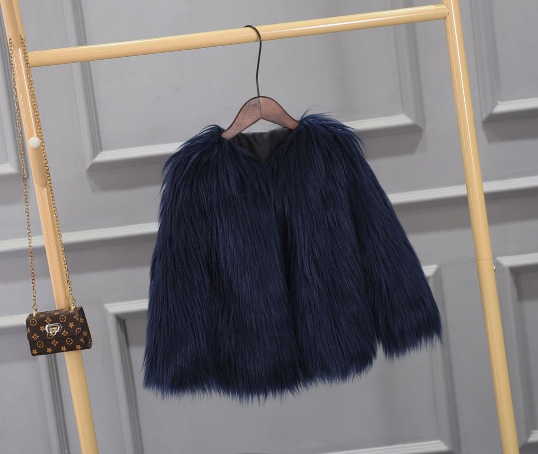 Ladies Luxurious Faux Fur Jacket with Elegant Voluminous Collar