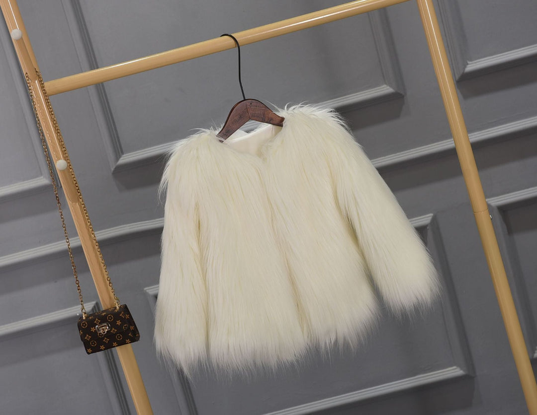 Ladies Luxurious Faux Fur Jacket with Elegant Voluminous Collar