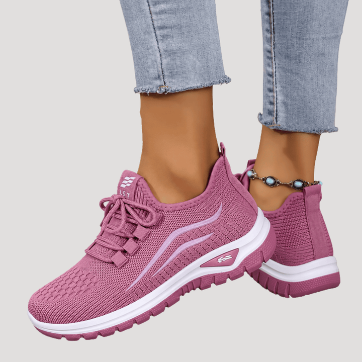 Wide Lace-Up Women's Baskets