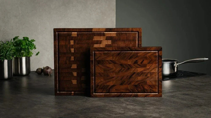 Solid walnut chopping board PFAS-free, view 4 - Elena Harper