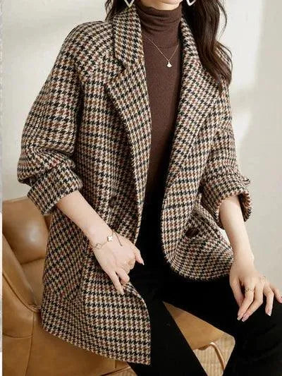 Jacket Timeless Subtle Pattern, Relaxed Fit Ideal for Daily Use - Elena Harper