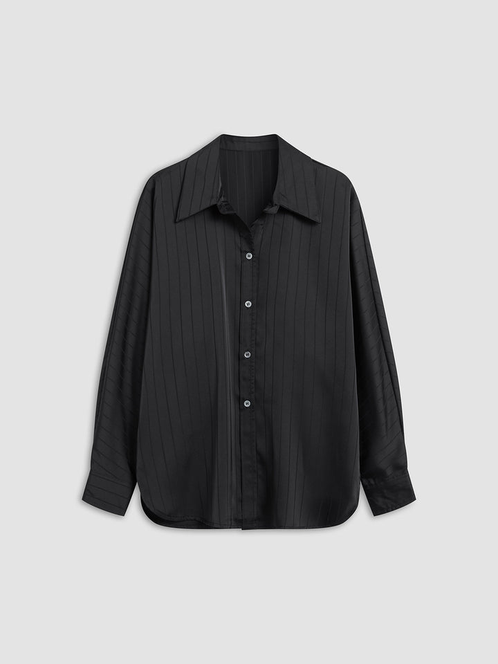 Clara - Oversized shirt with high collar and buttons