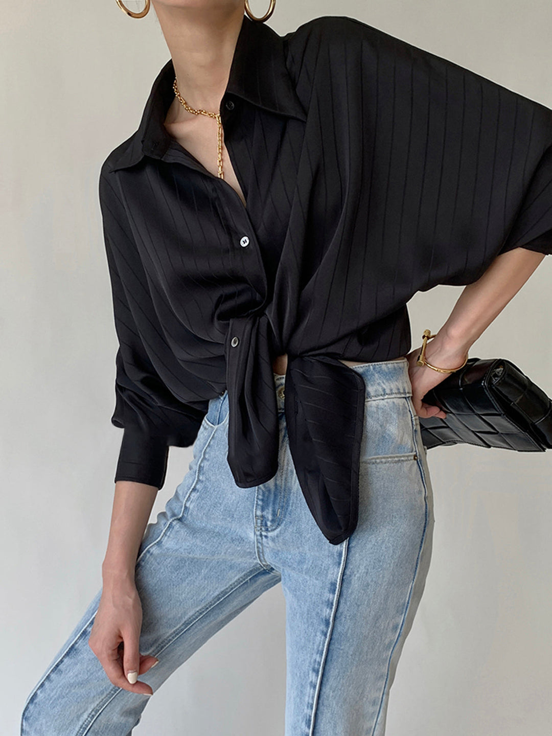 Clara - Oversized shirt with high collar and buttons